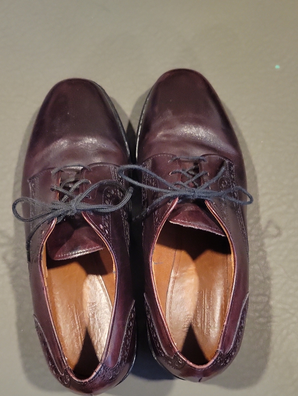 Allen Edmonds Men's Burgundy Leather Oxfords